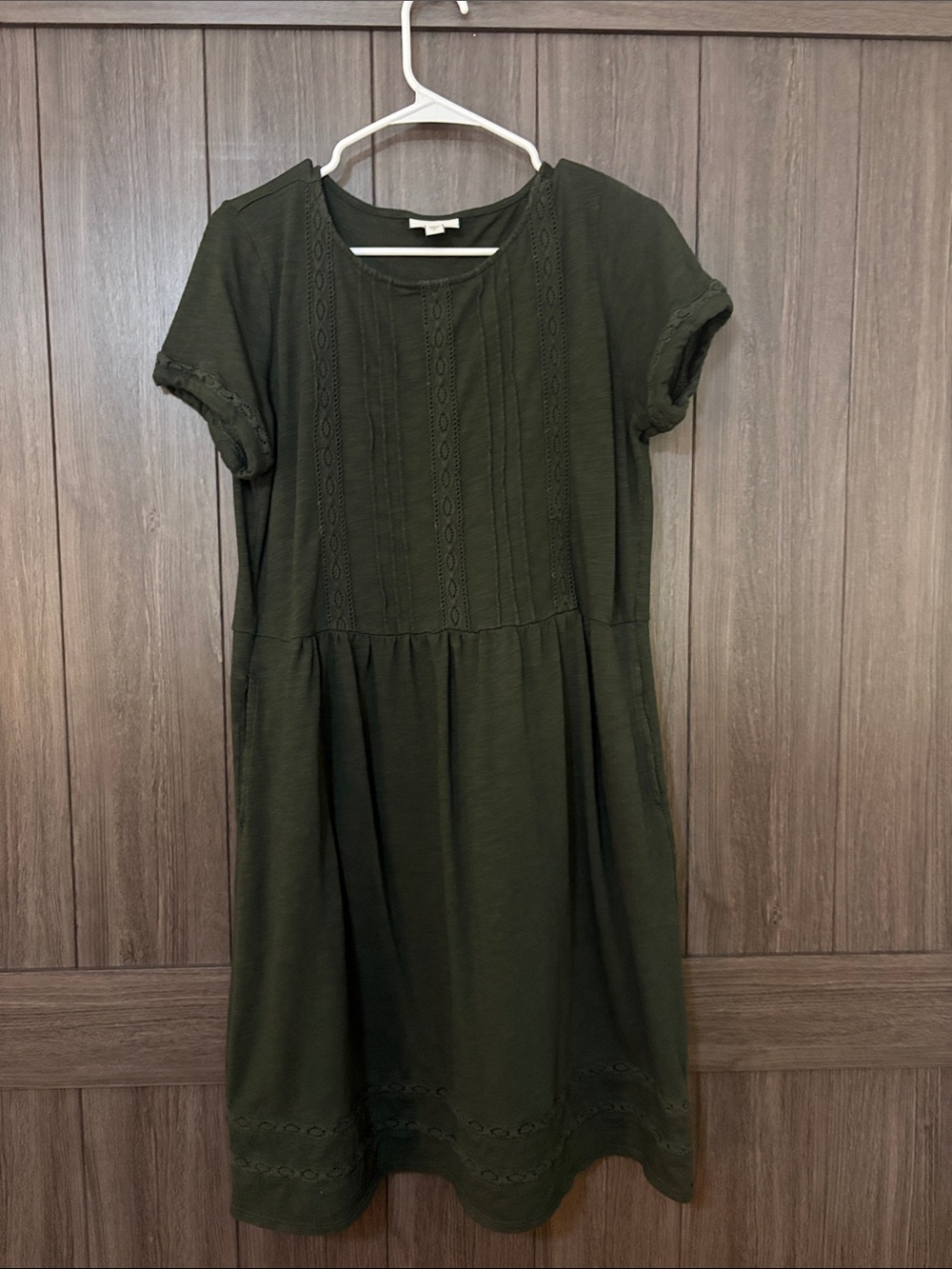 J Jill Short-Sleeve Olive Midi Dress with Subtle Embroidery and with pockets.
